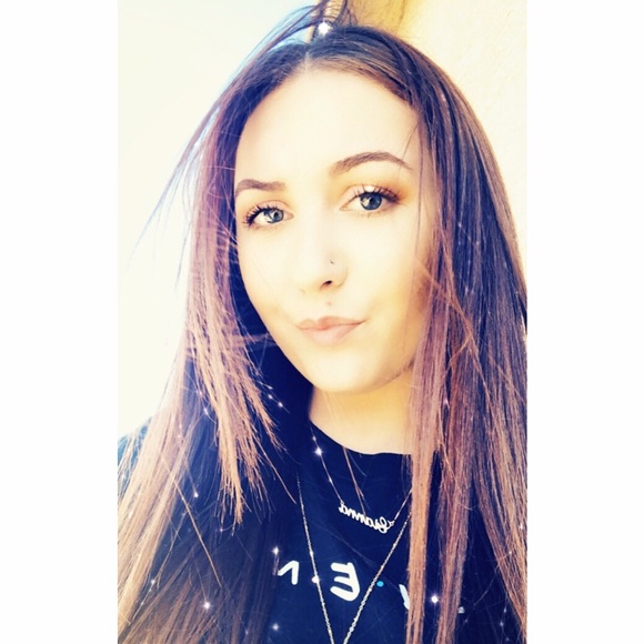 Meet your Posher, Gianna - Picture 1 of 1